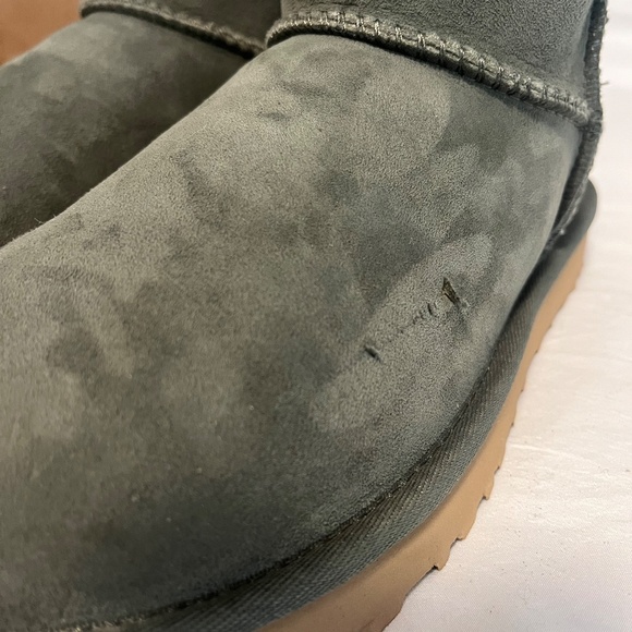 NWT UGG Women's Classic Ultra Mini Boot Size 7 in Green *Damaged - See Photos* - Picture 2 of 11